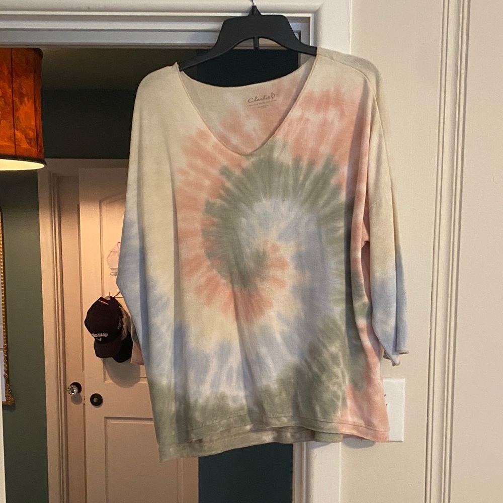 Tie-Dye V-Neck Long Sleeve Shirt